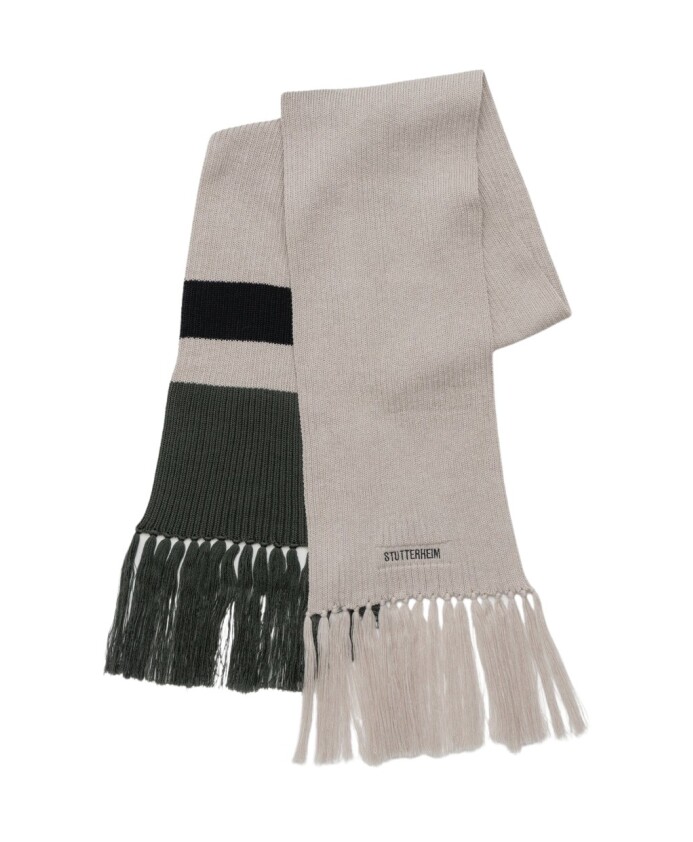 echarpe-a-franges-en-tricot-cotele