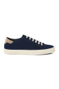 sneaker-bleu-avec-semelle-contrastante