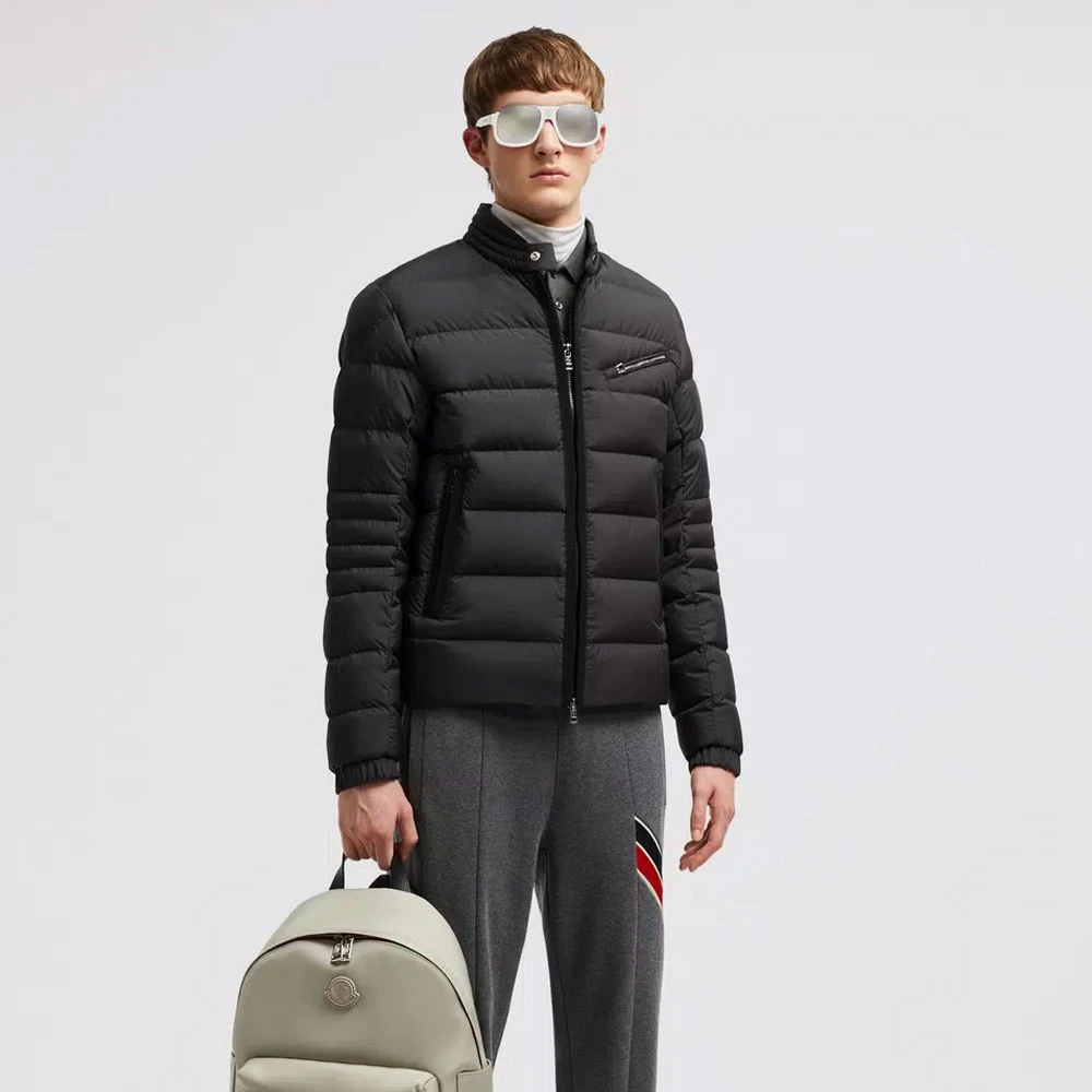 Moncler Kort Donsjack met Slank Design Black Heren