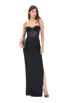 robe-longue-noire-avec-tulle