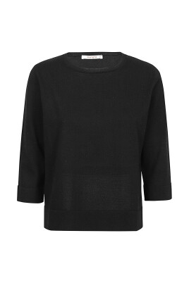 round-neck-knitwear