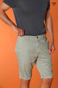 shorts-bermuda-chino-elegants-vert-clair