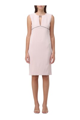 elegant-keyhole-neckline-dress