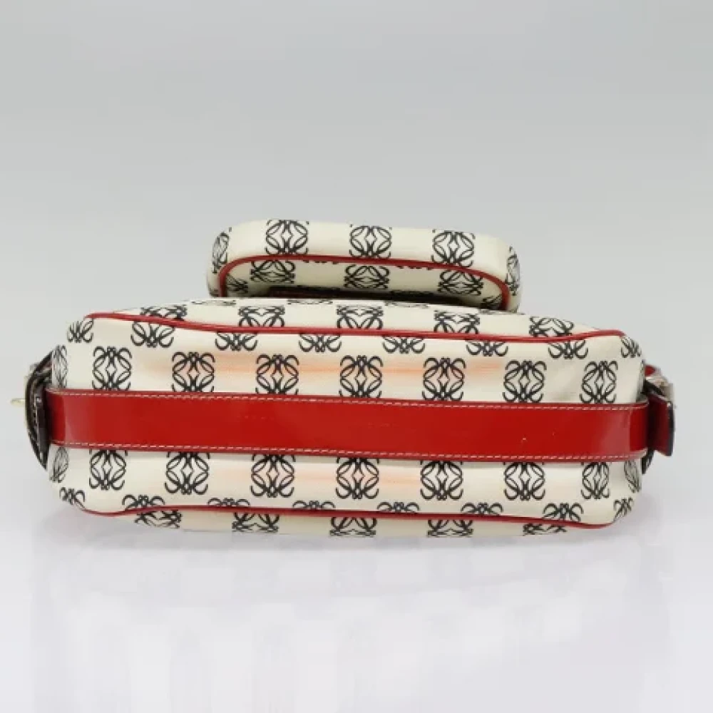 Loewe Pre-owned Leather shoulder-bags Red Dames
