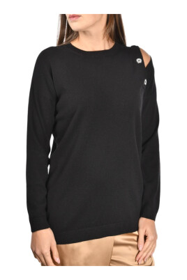 black-cashmere-sweater-with-unique-shoulder-detail