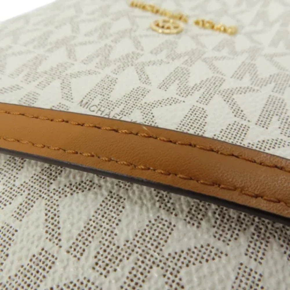 Michael Kors Pre-owned Fabric shoulder-bags Beige Dames
