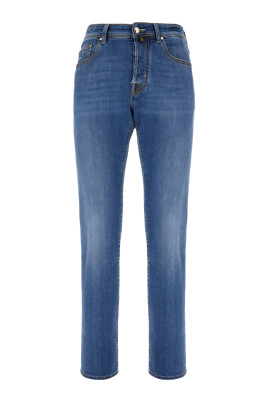 jeans-en-denim-classiques-pour-un-usage-quotidien