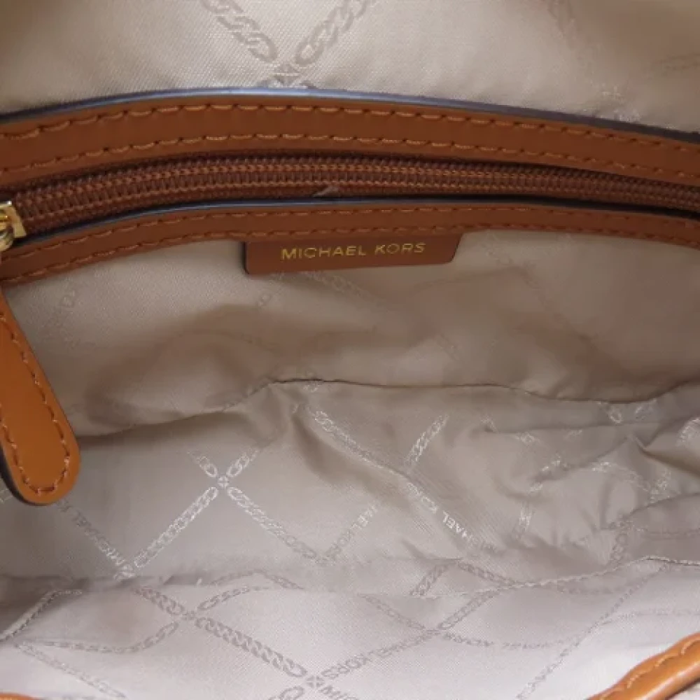 Michael Kors Pre-owned Fabric shoulder-bags Beige Dames
