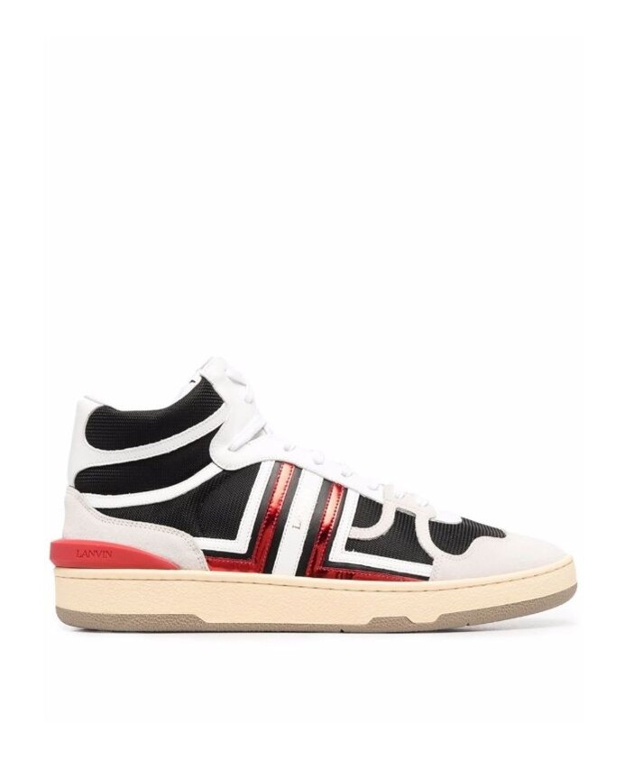 baskets-montantes-avec-details-en-daim