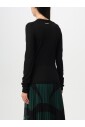pull-en-laine-noir-a-col-en-v