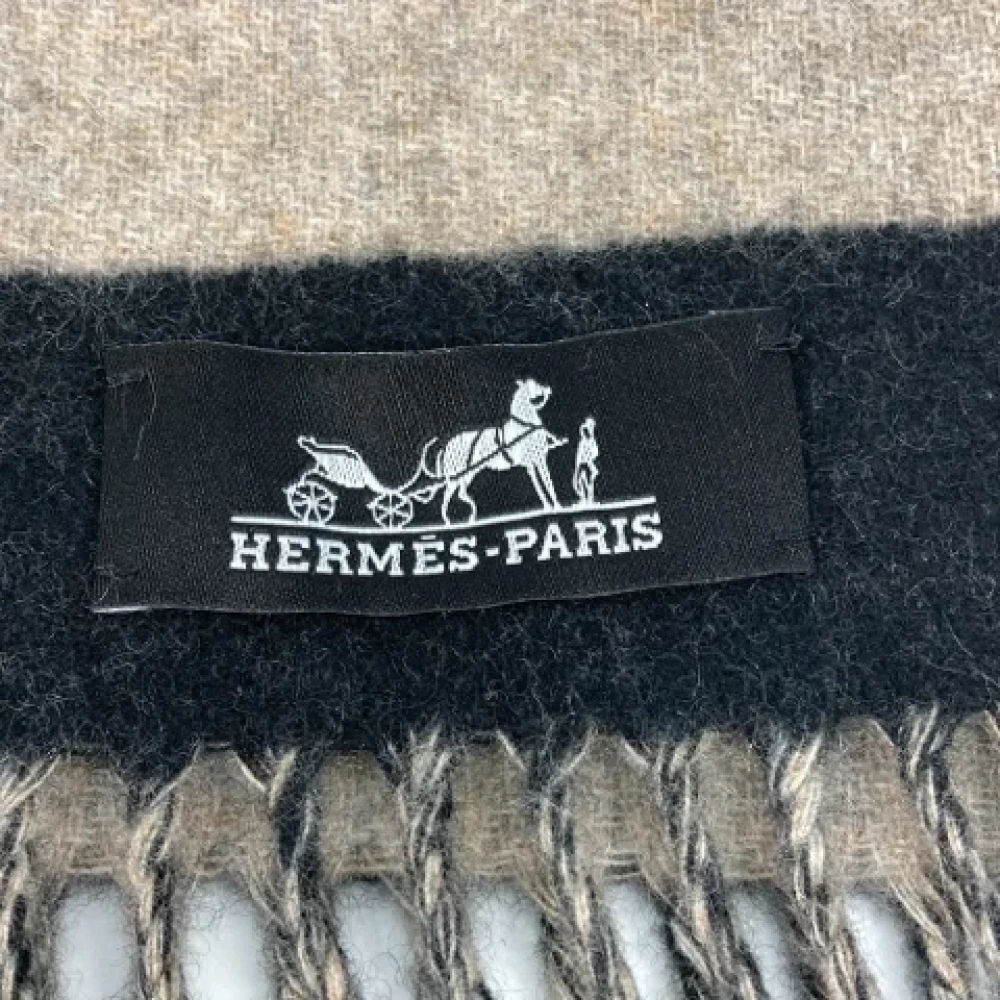 Hermès Vintage Pre-owned Fabric scarves Beige Dames