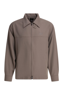 beige-sports-jacket-with-zippered-pockets