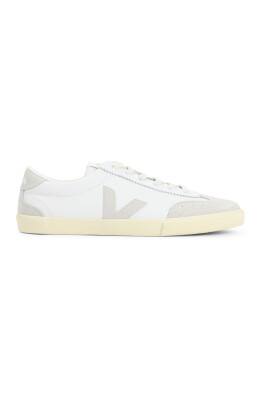 white-leather-sneakers-stylish-comfort