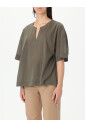 chemisier-elegant-vert-manche-courte-col-en-v