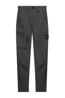 pantalon-avec-jambes-legerement-fuselees