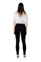 slim-and-super-skinny-jeans-model-xw000123