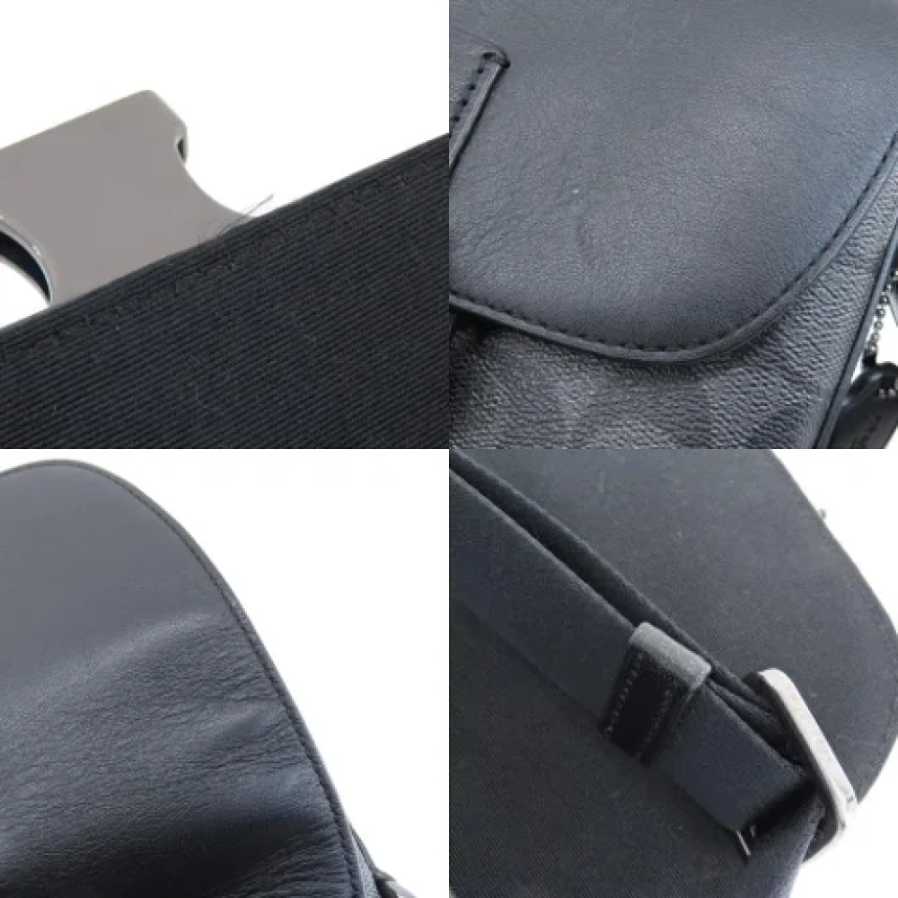 Coach Pre-owned Canvas shoulder-bags Black Dames