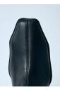 bottes-montantes-a-bout-allonge