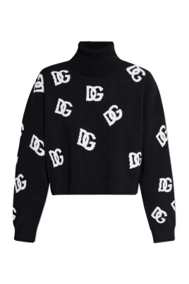 turtleneck-with-logo
