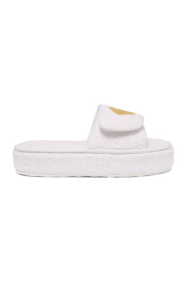chaussons-blancs-a-plateforme-et-tete-de-meduse