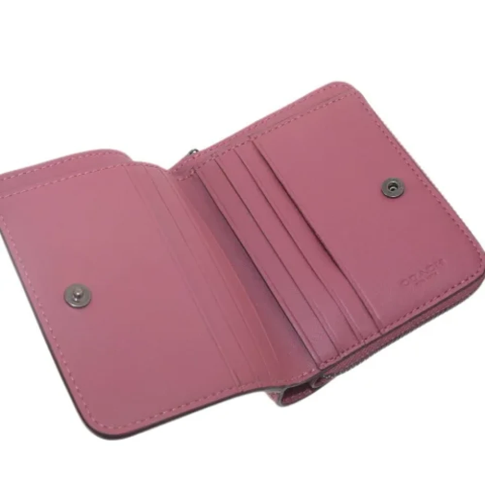 Coach Pre-owned Canvas wallets Pink Dames