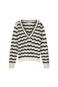 pull-a-col-en-v-a-rayures-ondulees