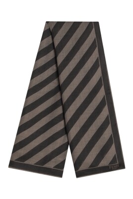 stylish-silk-scarf-for-fashionable-look