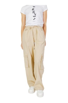 beige-cotton-cargo-pants
