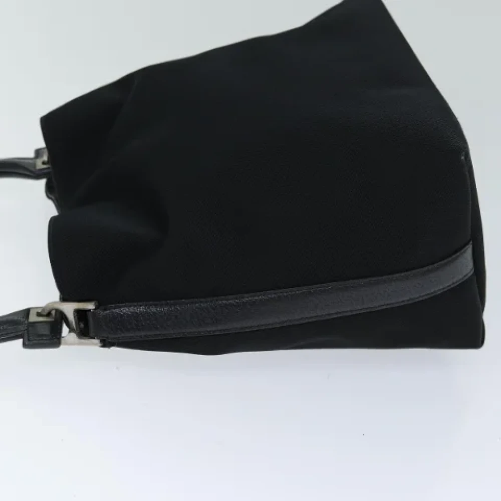 Salvatore Ferragamo Pre-owned Nylon shoulder-bags Black Dames