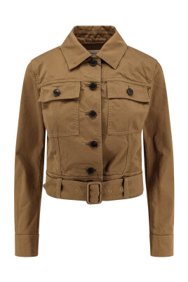 beige-jakker-med-baelte-og-knapper