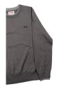 pull-gris-avec-details-contrastes