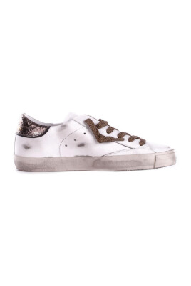 sneakers-avec-logo-et-details-metalliques