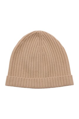 kashmir-beanie-hat-sesamo-model