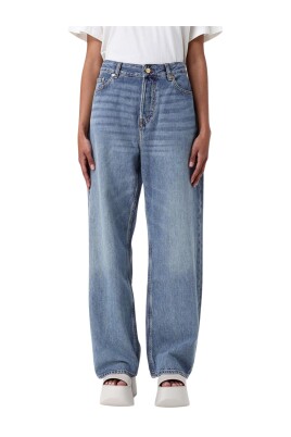 modern-wide-leg-denim-jeans