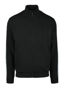 cotton-polyester-sweatshirt-model