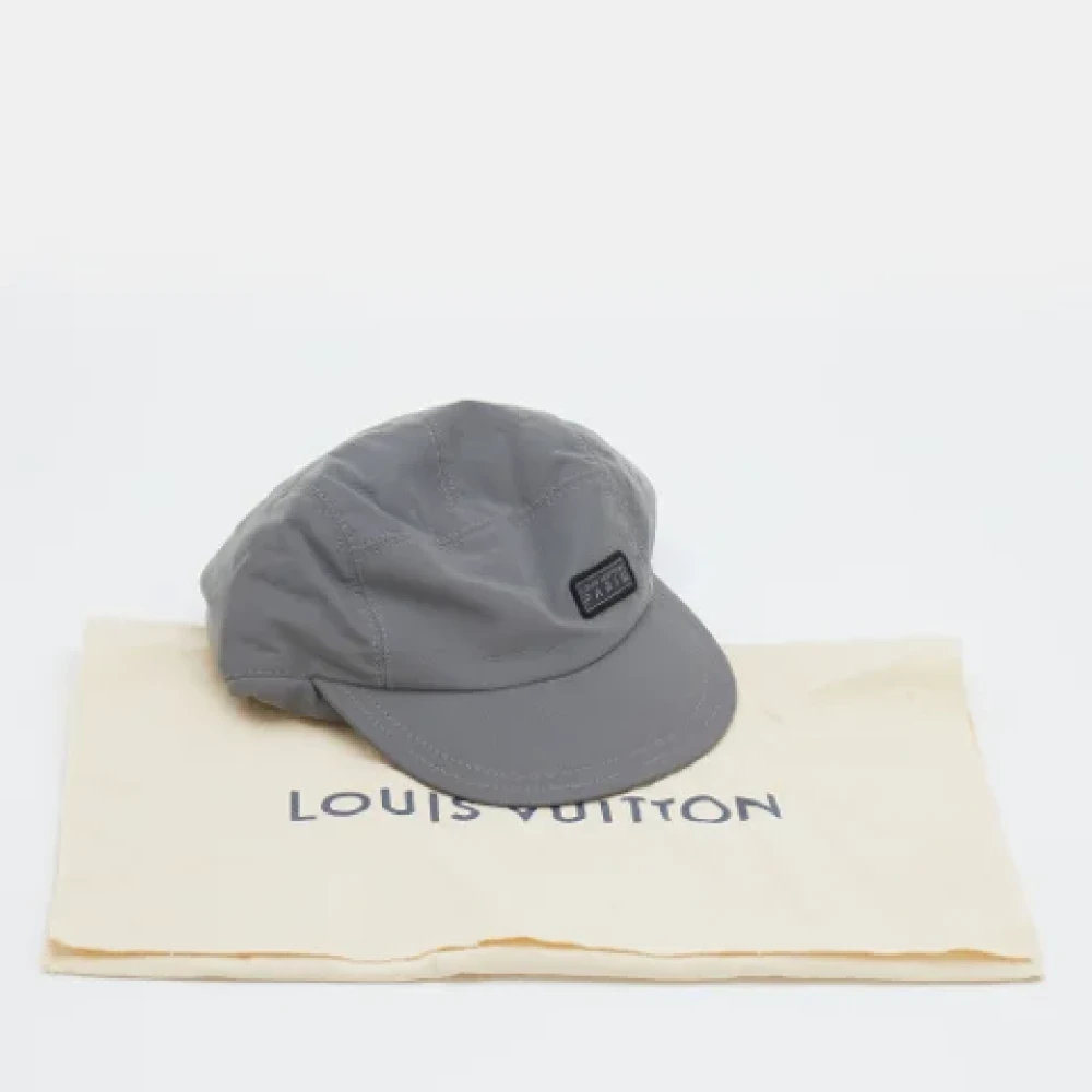 Louis Vuitton Vintage Pre-owned Fabric hats Gray Dames
