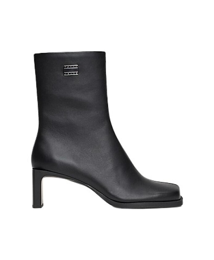 stylish-boots-for-men-and-women