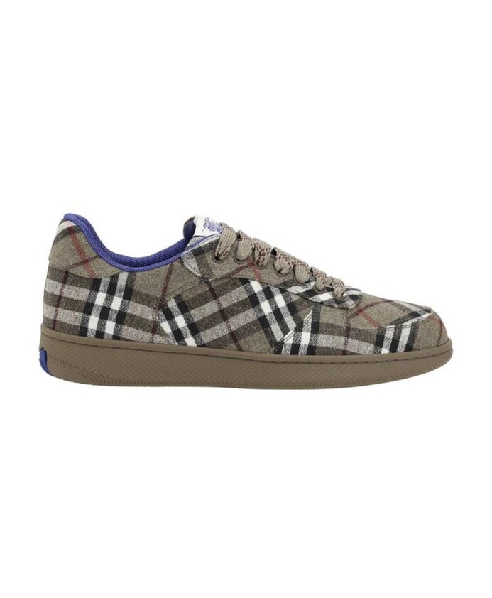 sneakers-met-ruitpatroon-en-veters
