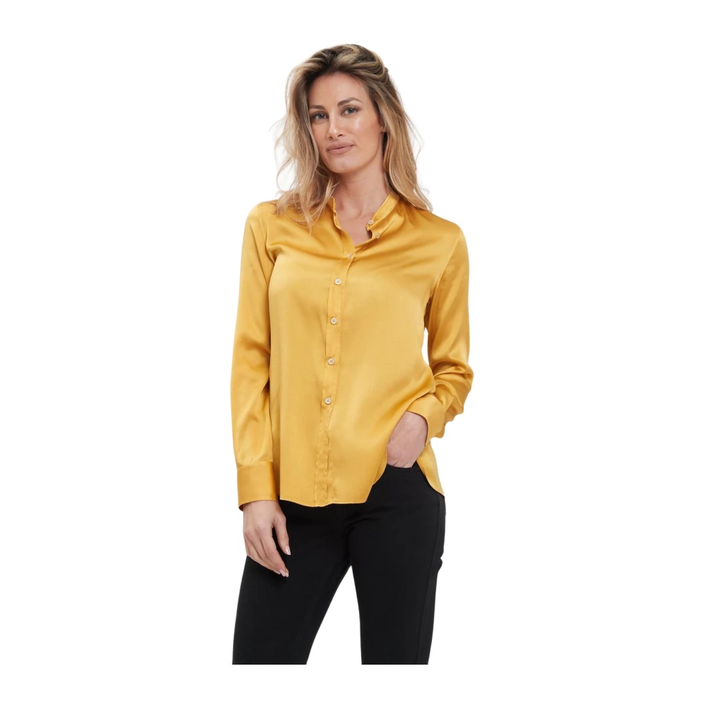 Blouses & Shirts > Shirts - - Caliban - Modalova