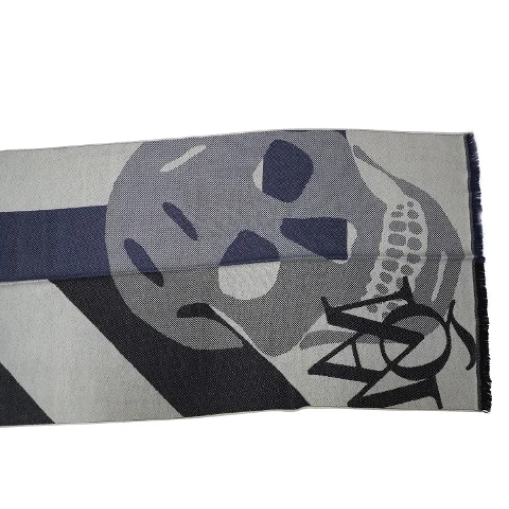 Alexander McQueen Pre-owned Wool scarves Gray Dames
