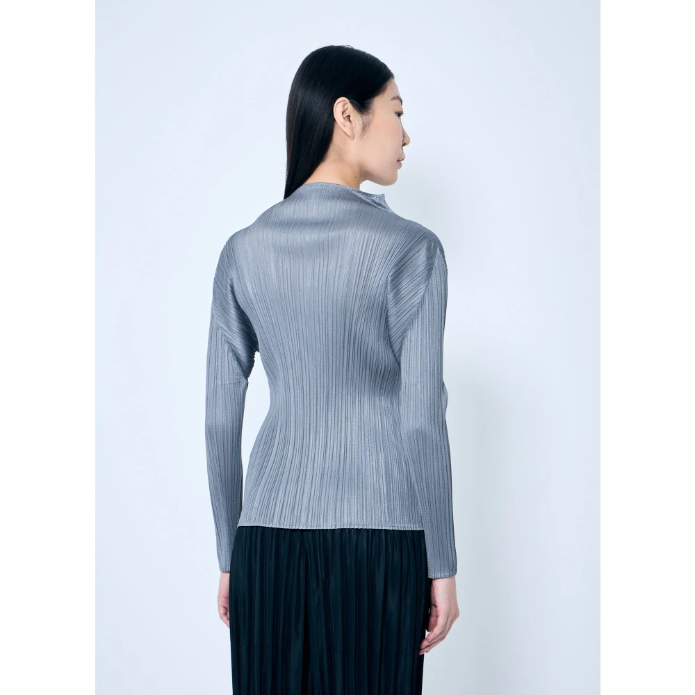 Issey Miyake Geplooide top met hoge hals en lange mouwen Gray Dames
