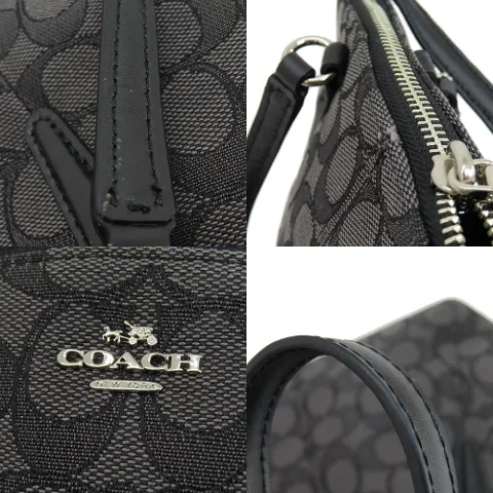 Coach Pre-owned Fabric handbags Gray Dames