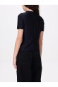 haut-noir-elegant-a-manches-courtes