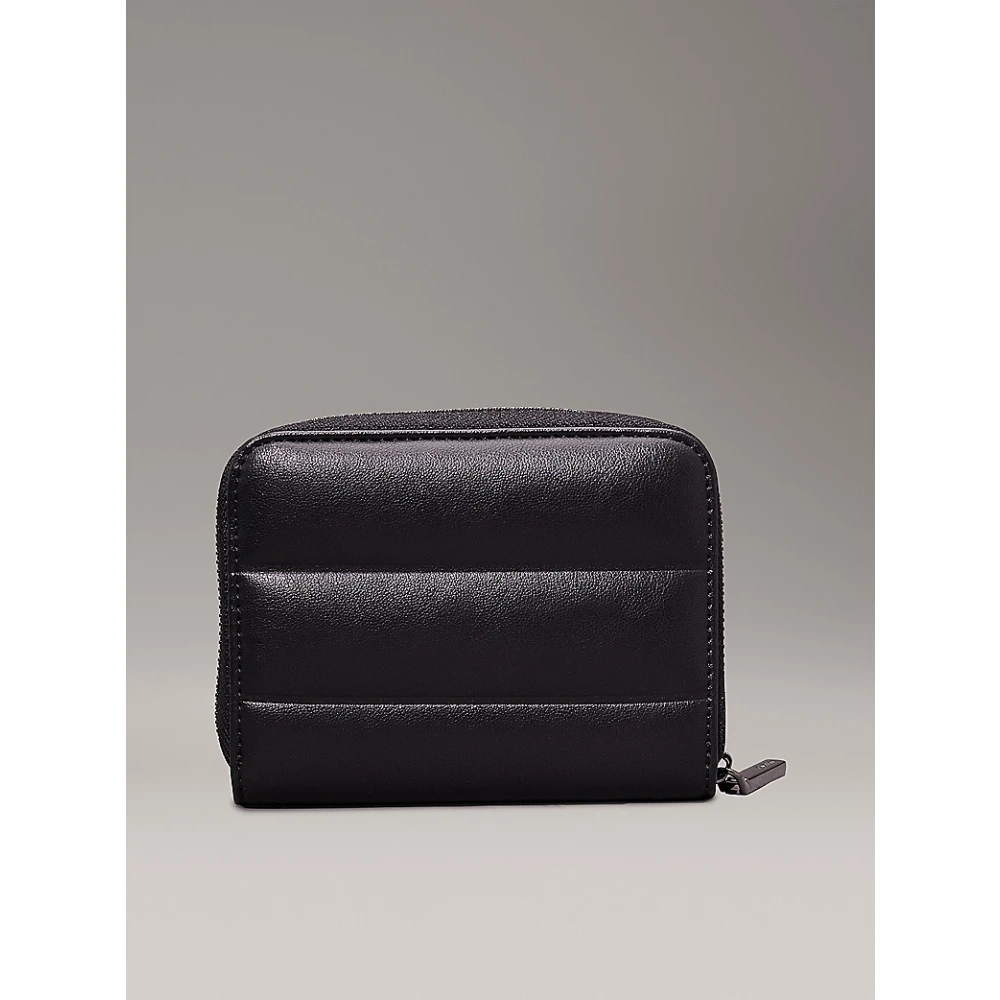 Calvin Klein Gewatteerde Logo Ritsportemonnee voor Vrouwen Black Dames