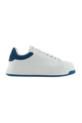white-sneakers-with-eagle-detail