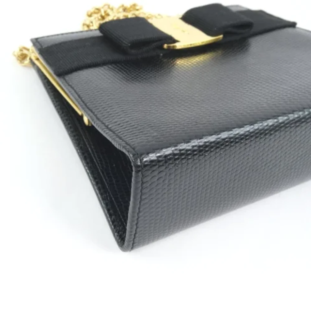 Salvatore Ferragamo Pre-owned Leather shoulder-bags Black Dames