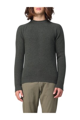 crew-neck-sweater