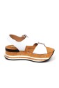 chaussure-en-liege-blanc-avec-style-sandale
