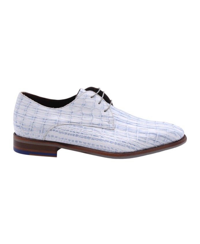 classic-lace-up-shoe