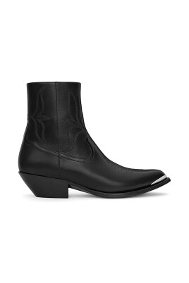 stylish-leather-boots-for-women